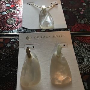 NEW! Kendra Scott Ivory Pearl earring/necklace set